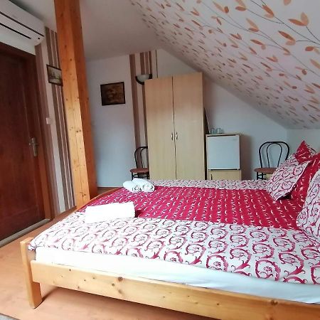 Joos Apartman Шарвар Экстерьер фото
