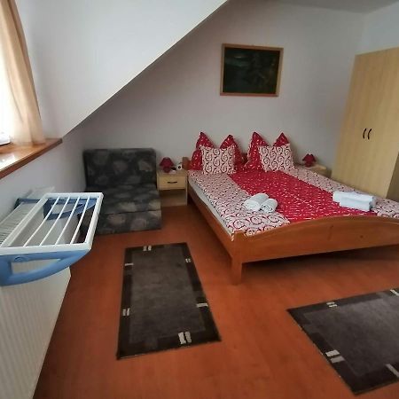 Joos Apartman Шарвар Экстерьер фото
