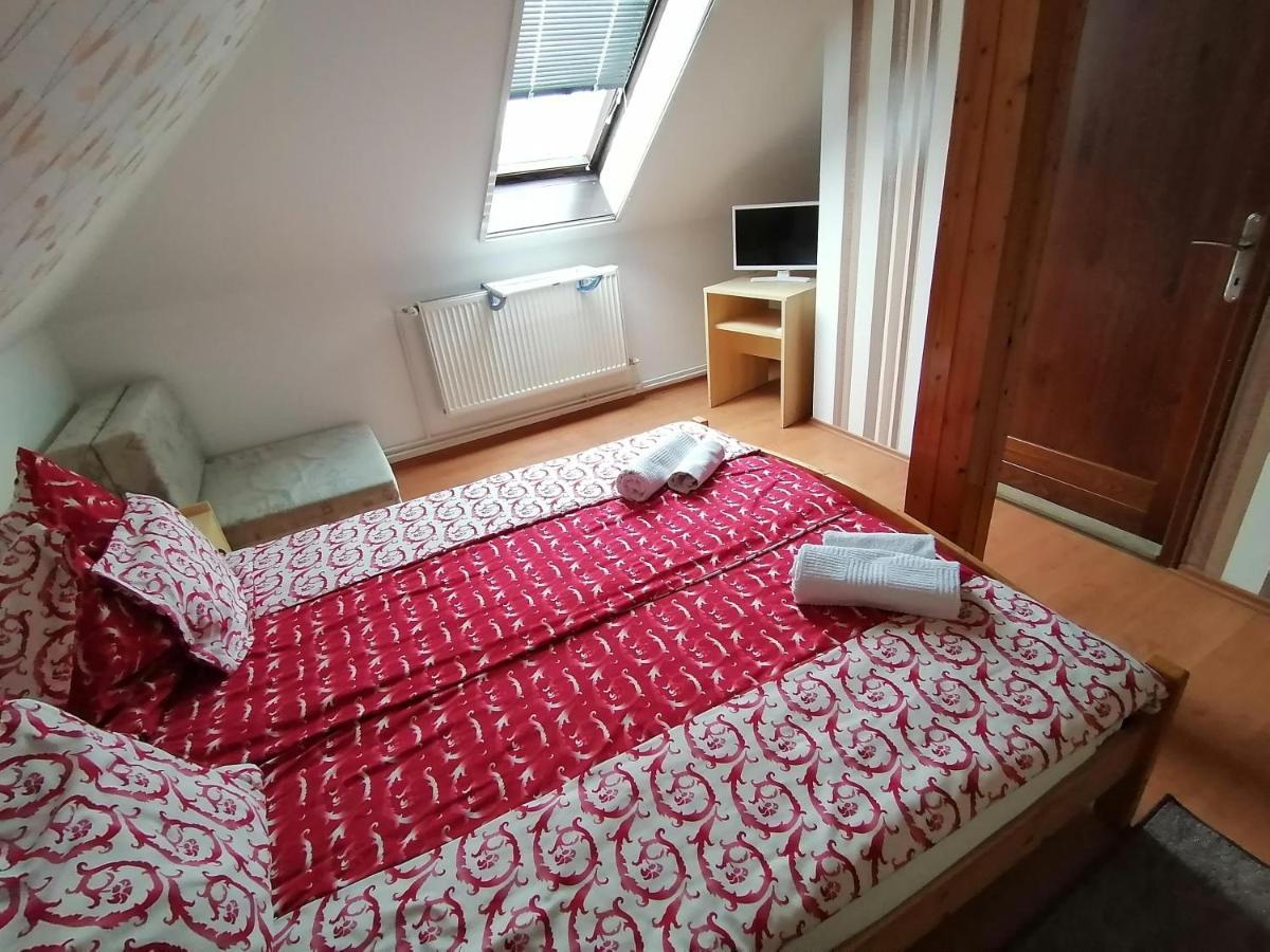 Joos Apartman Шарвар Экстерьер фото