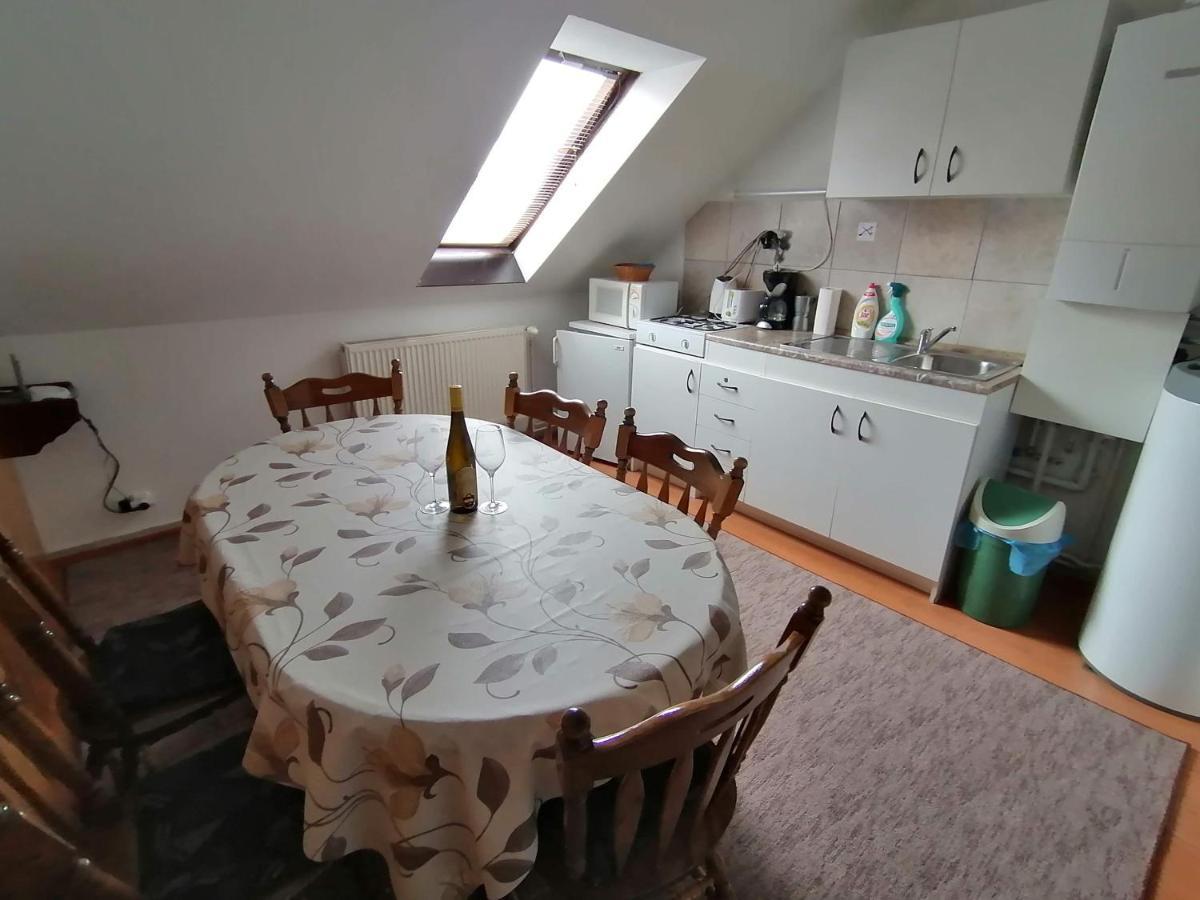 Joos Apartman Шарвар Экстерьер фото